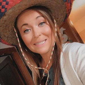 Meet your Posher, Deborah